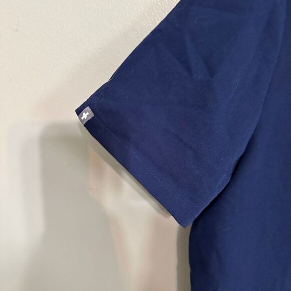 Figs Casma navy blue 3 pocket scrub top size medium - Picture 4 of 5